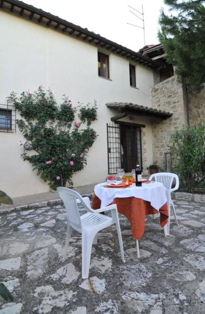 Agriturismo La Ginestrella Civitella D'Arna Exterior foto